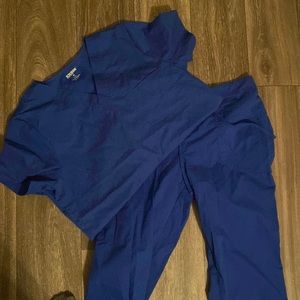Scrubstar scrub set size small/ royal blue